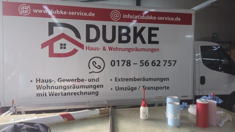 Werbung, die täglich unterwegs ist – Fahrzeugbeschriftung für Dubke Haus- & Wohnungsräumungen